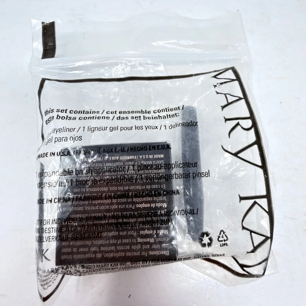 Mary Kay Gel Eyeliner Jet Black .15 oz NIB With Expandable Brush Applicator